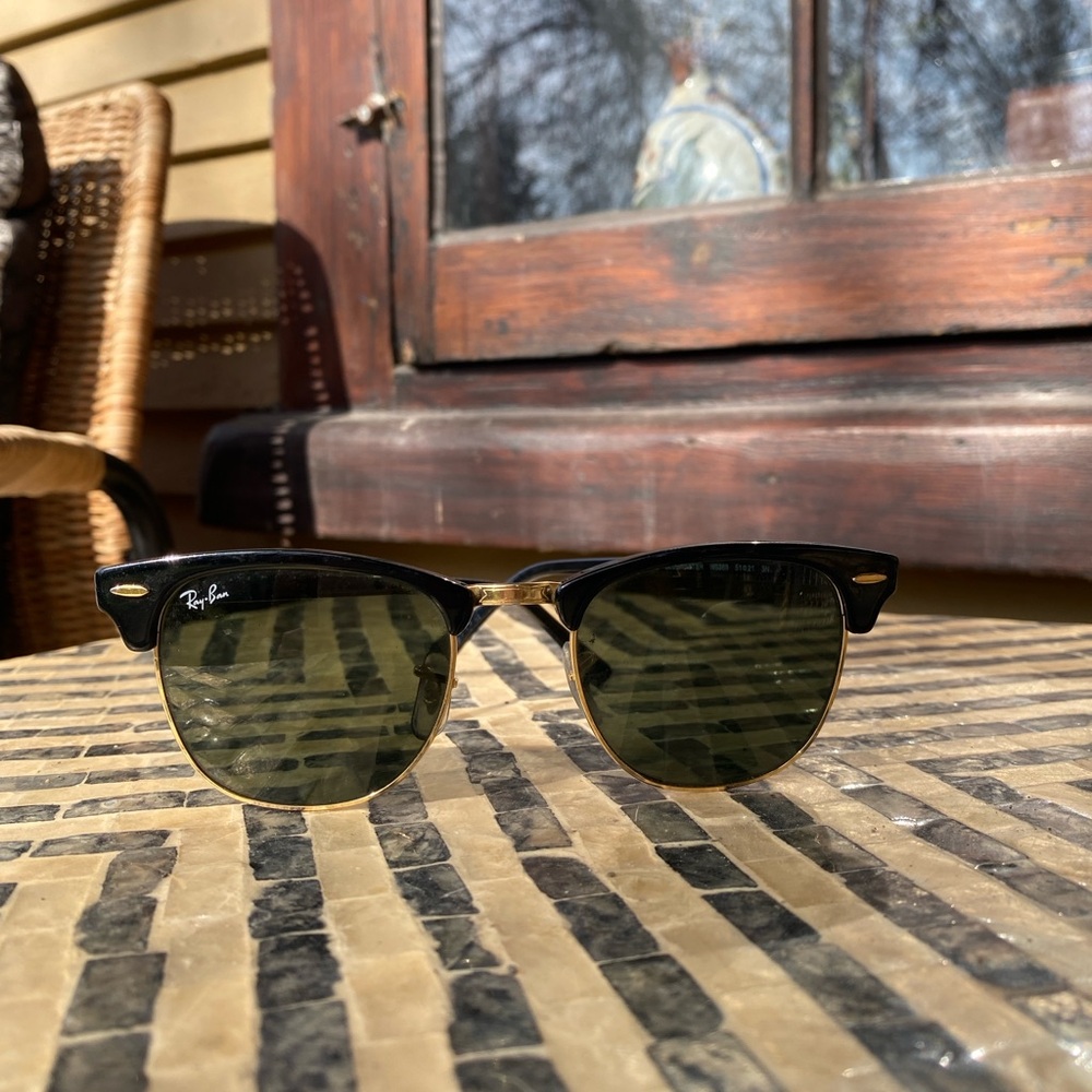 Ray-Ban Black and Gold Sunglasses Timeless Design